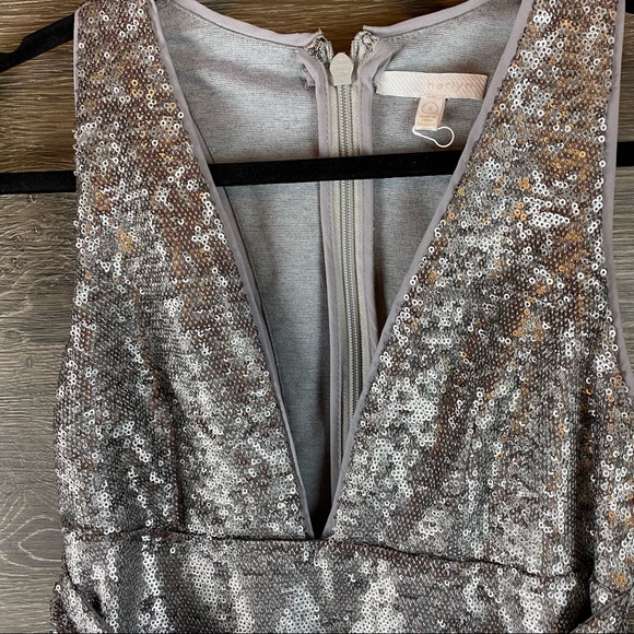 Harlyn Plunge Sequin Halter Dress NWOT - Picture 4 of 12